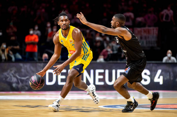 都充满了挑 都充满了挑