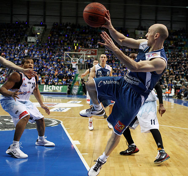 狼队左后卫 狼队左后卫